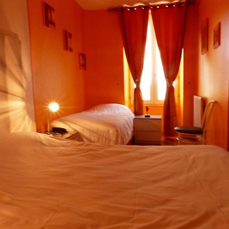 Logis Hotel Au Croissant Buzançais Pokoj fotografie