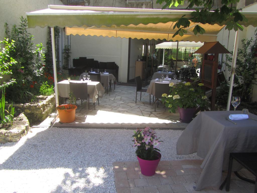 Logis Hotel Au Croissant Buzançais Exteriér fotografie