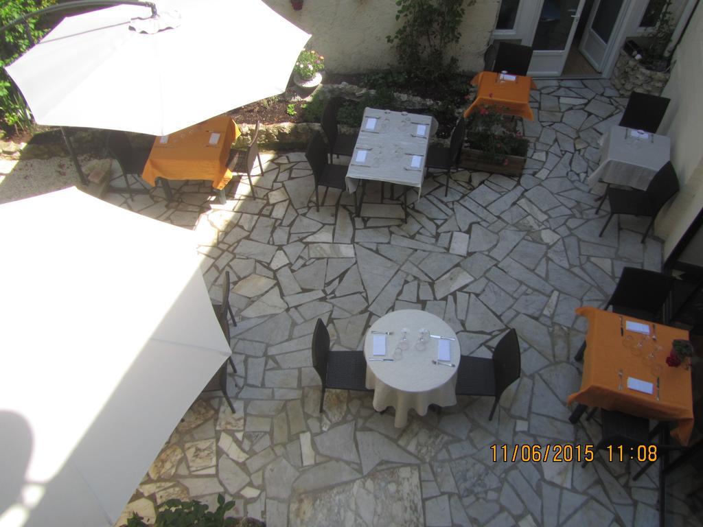 Logis Hotel Au Croissant Buzançais Exteriér fotografie