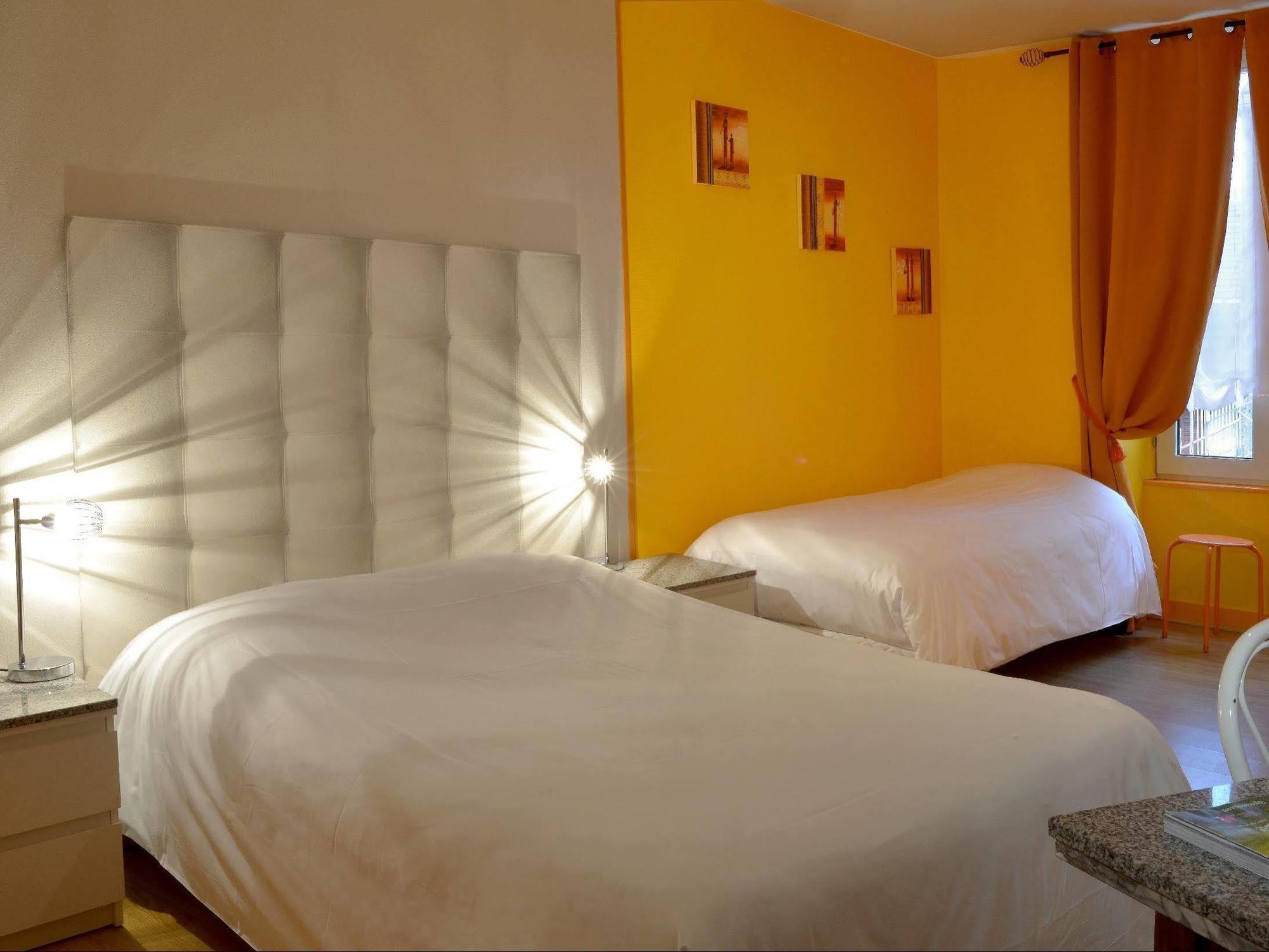 Logis Hotel Au Croissant Buzançais Exteriér fotografie